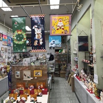 A lucky cat and lucky's specialty store Asakusa Kappabashi Koide shop