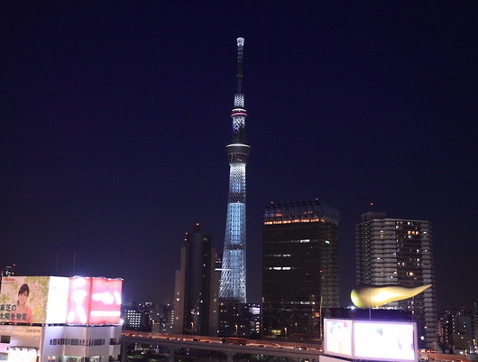 The skytree is good, but the night view of Nakamise is also good.