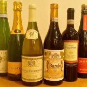 Full bottle wine ¥ 2500 (30 kinds).
Glass wine, red wine, white wine both ￥500 (3 species).
The glass of sparkling wine is ￥ 700.