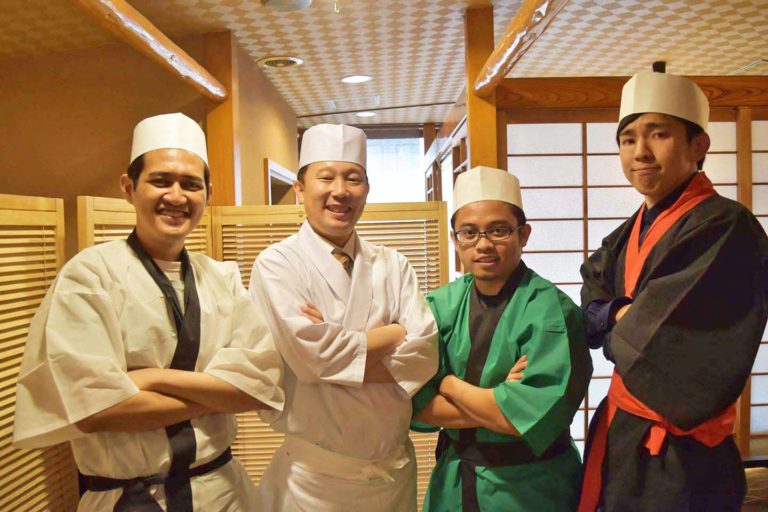 Experience sushi at a famous store &quot;Sushi Ken&quot; that took Asakusa&#039;s leading Halal certification.