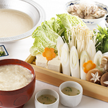 Special chicken hot pot with collagen soup	1 portion 2,500 yen