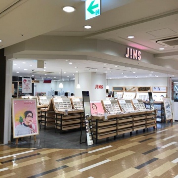 JINS Asakusa EKIMISE store紹介画像